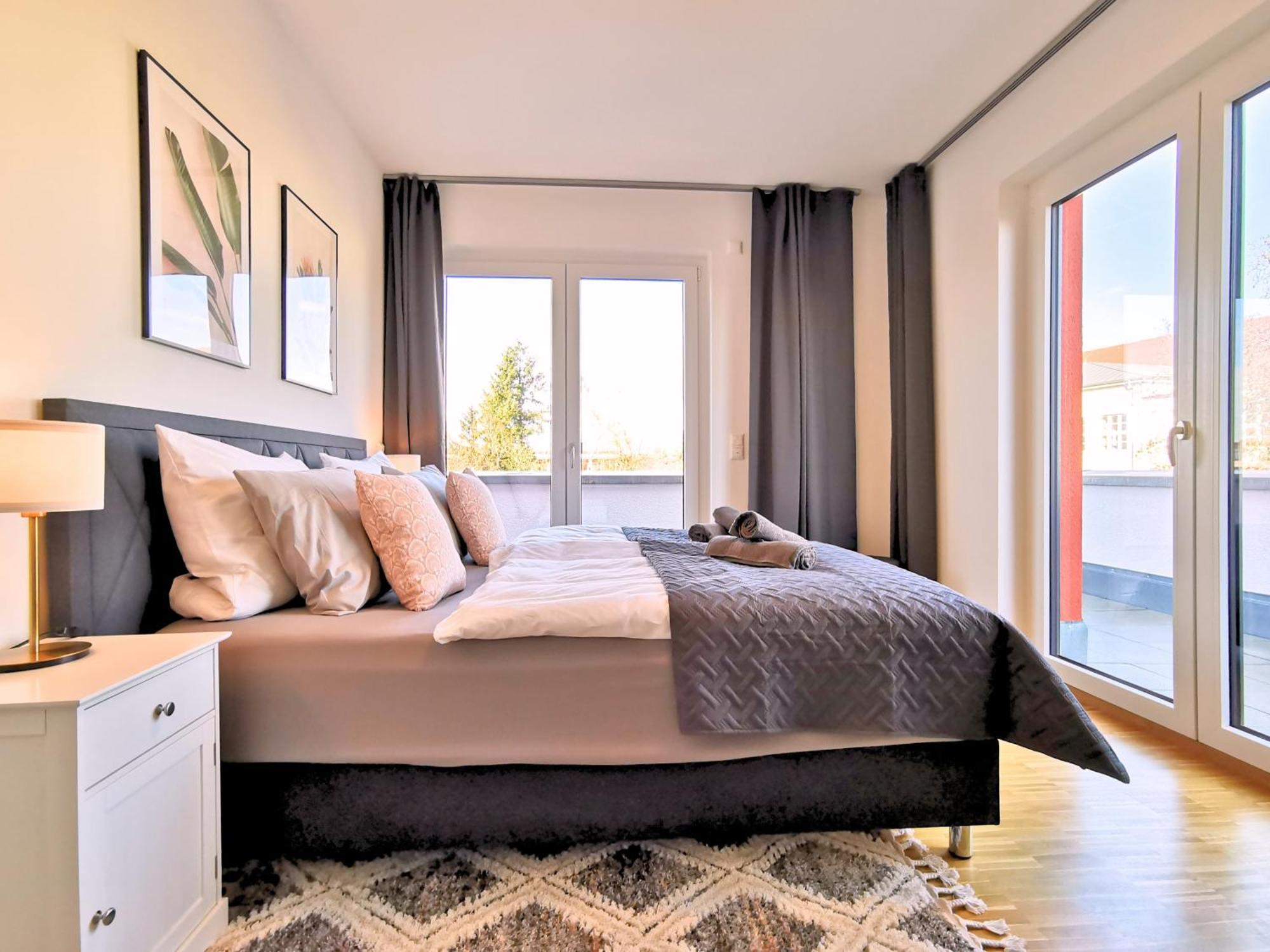 Fynbos Penthouse, Dachterrasse, Design-kueche, Parkplatz Straubing